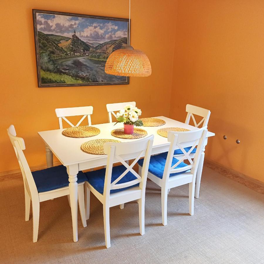 Charming 2-Bed Apartment In 科赫姆 外观 照片